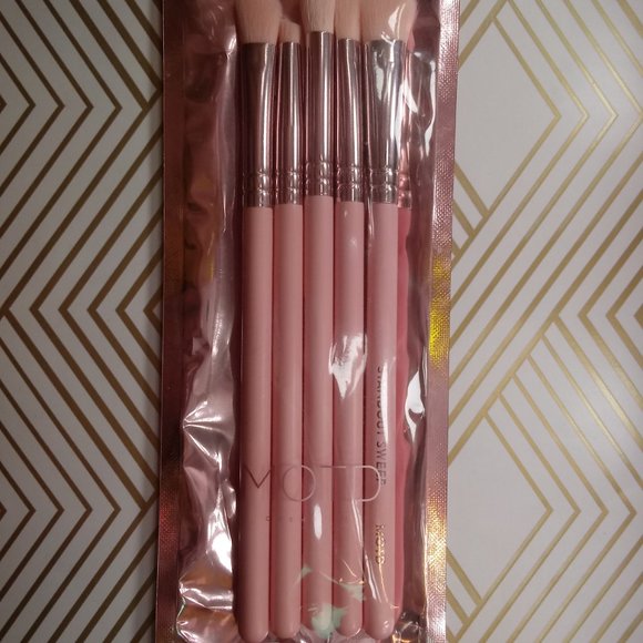 π¦5/$25 MOTD COSMETICS In A Blush Blending Eye Brush Set NEW - Picture 7 of 7